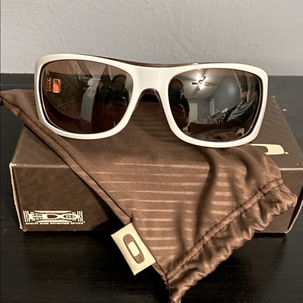 Oakley women’s sunglasses